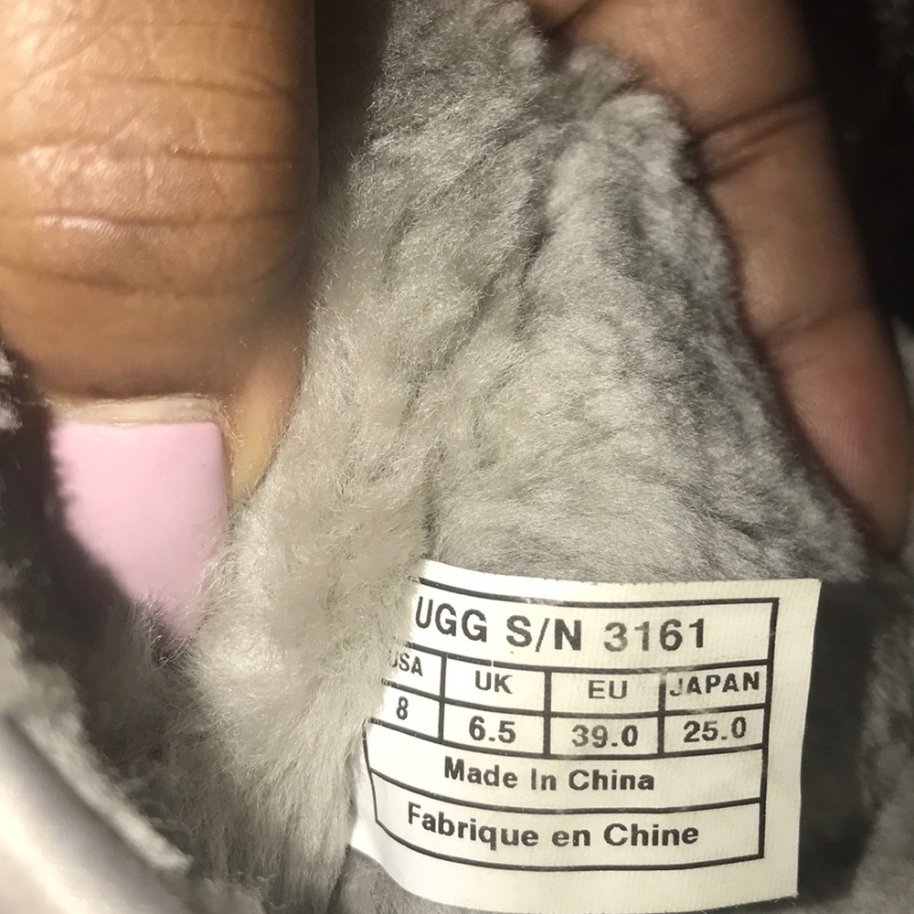 uggs - Picture 3 of 5